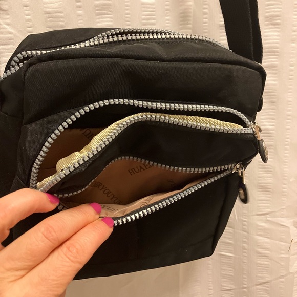 Black Crossbody Purse Bag with Pockets - Picture 6 of 7